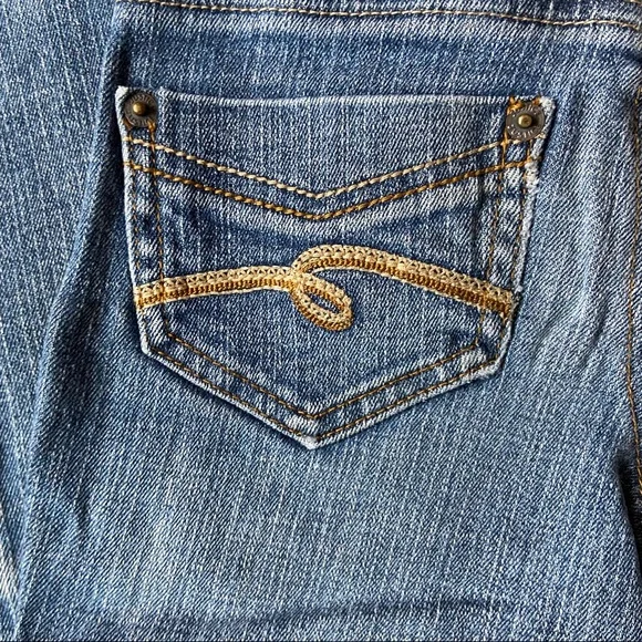 Justice Jeans 7R Simply Low boot cut blue Jeans. No stains or holes. Medium blue - Picture 3 of 7
